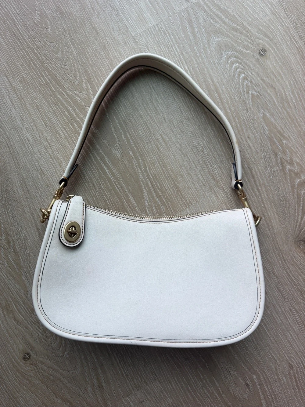 Coach Swinger Off-White Shoulder Bag